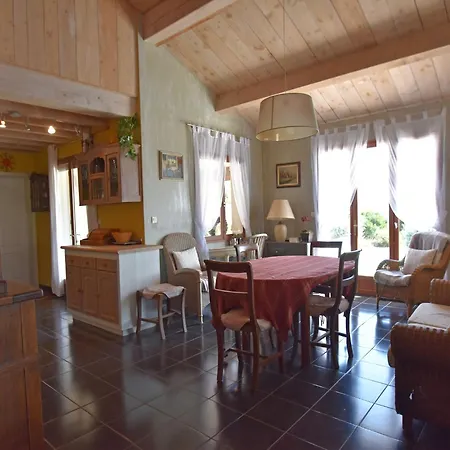 With Heated Pool And Hot Tub Villa *