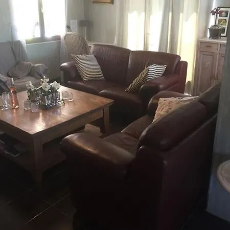 Retreat With Pool And Pets Villa Vélieux