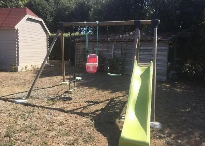 Retreat With Pool And Pets * Vélieux