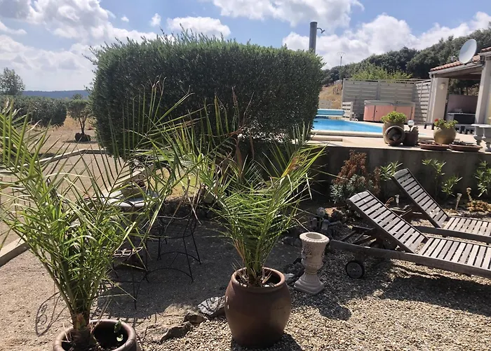 Retreat With Pool And Pets * Vélieux